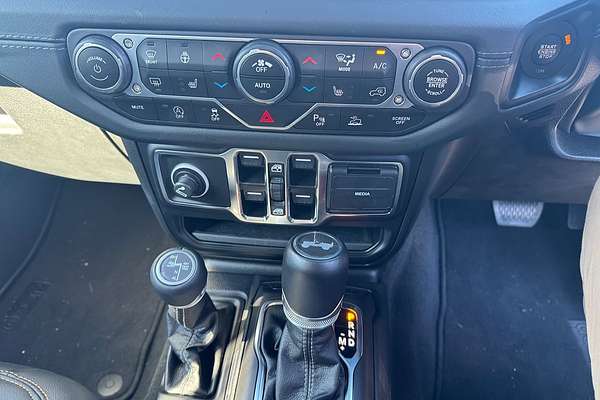2024 Jeep Wrangler Unlimited Overland JL