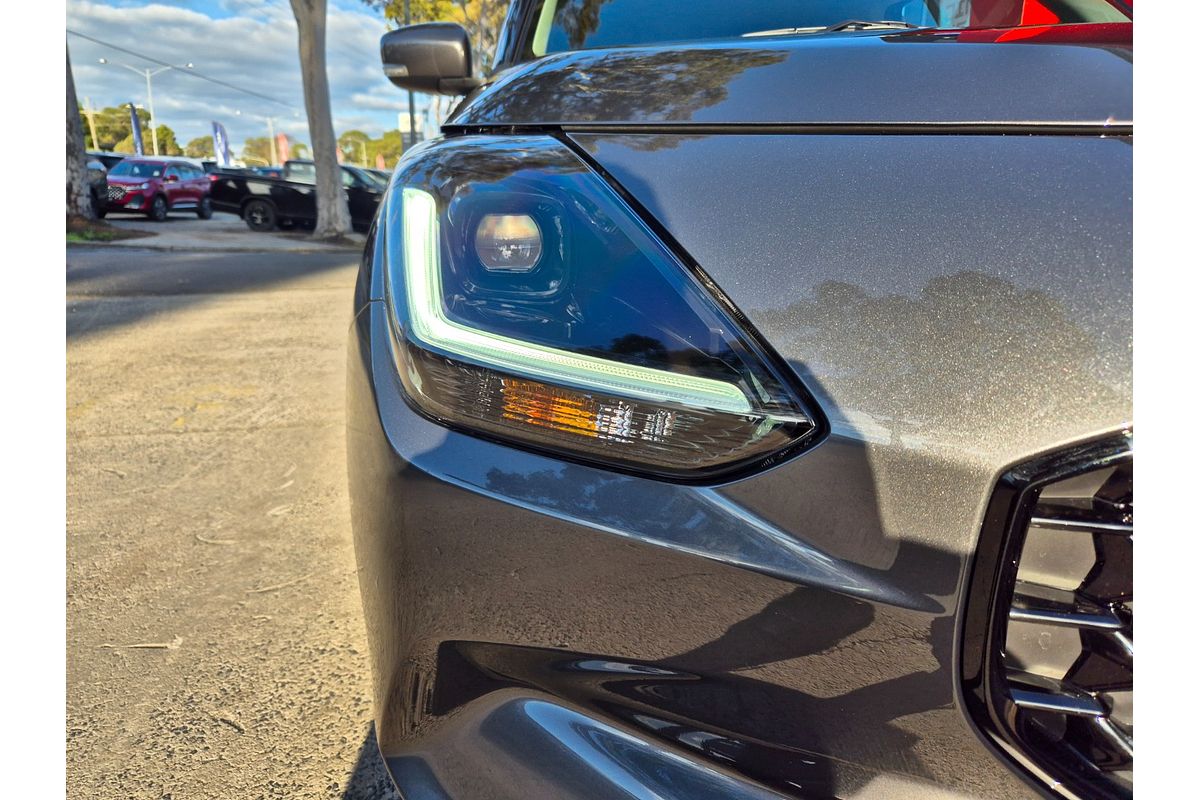 2025 Suzuki Swift Hybrid GLX UZ