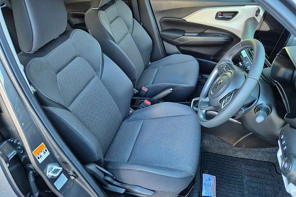 2025 Suzuki Swift Hybrid GLX UZ
