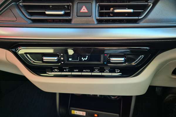 2025 Suzuki Swift Hybrid GLX UZ