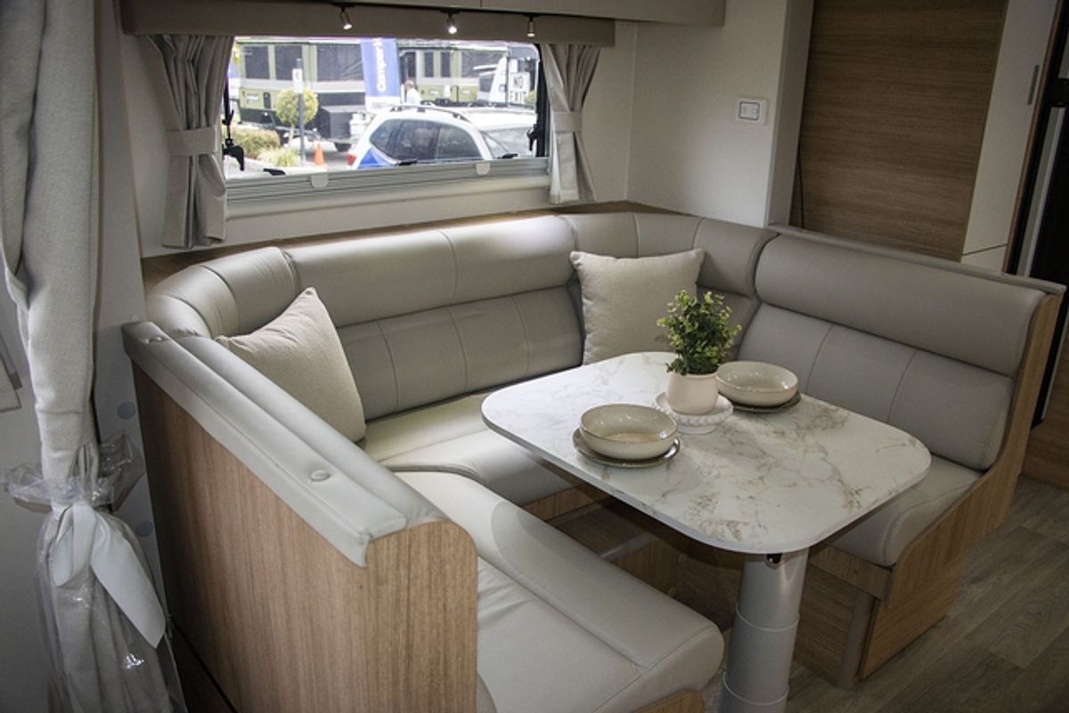 2025 Jayco SILVERLINE CARAVAN 22.68-5.OB.SL-MY25