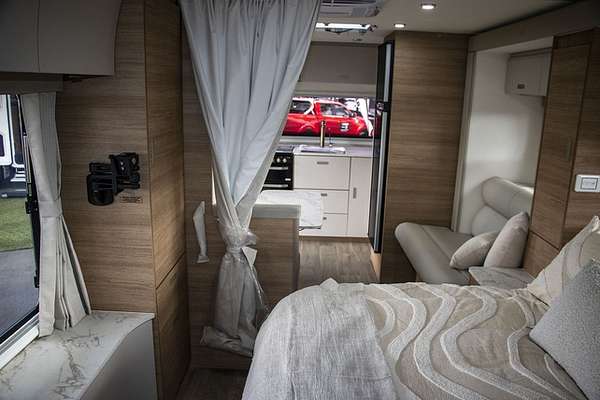 2025 Jayco SILVERLINE CARAVAN 21.65-4.OB.SL-MY25