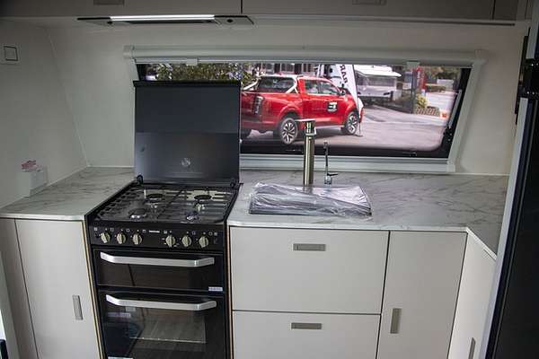 2025 Jayco SILVERLINE CARAVAN 21.65-4.OB.SL-MY25