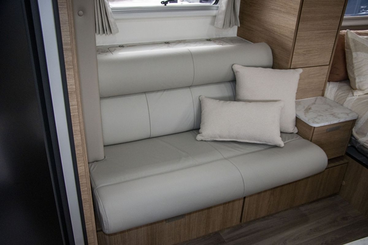 2025 Jayco SILVERLINE CARAVAN 21.65-4.OB.SL-MY25