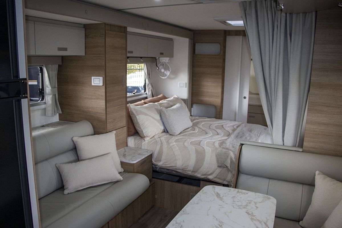 2025 Jayco SILVERLINE CARAVAN 21.65-4.OB.SL-MY25