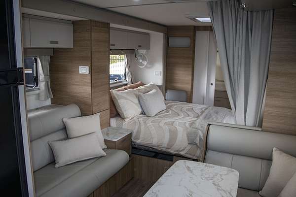 2025 Jayco SILVERLINE CARAVAN 21.65-4.OB.SL-MY25