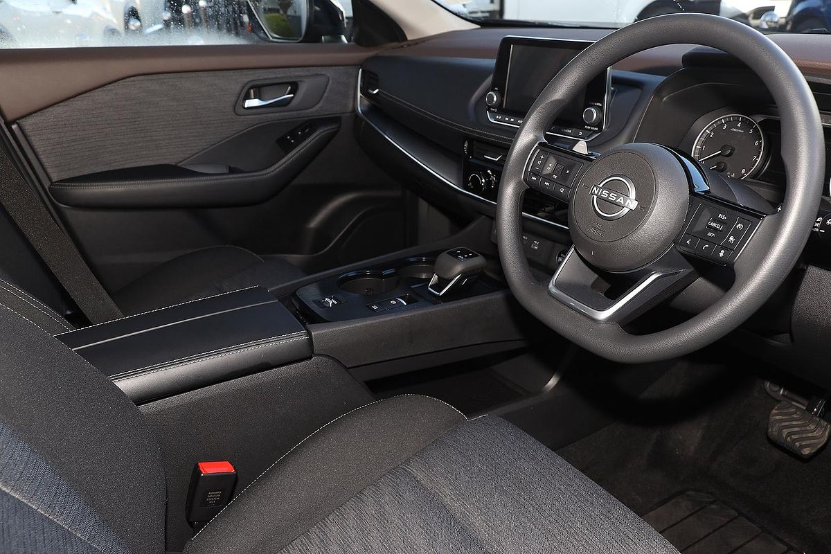 2024 Nissan X-TRAIL ST T33