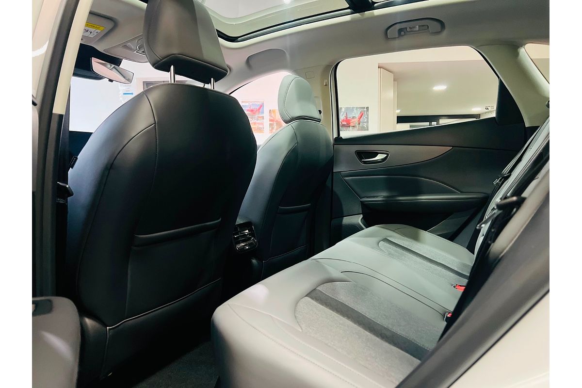 2025 MG MGS5 EV Essence 62 ZS3EM