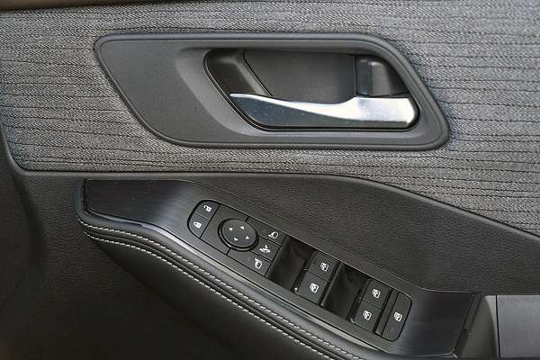 2024 Nissan X-TRAIL ST T33