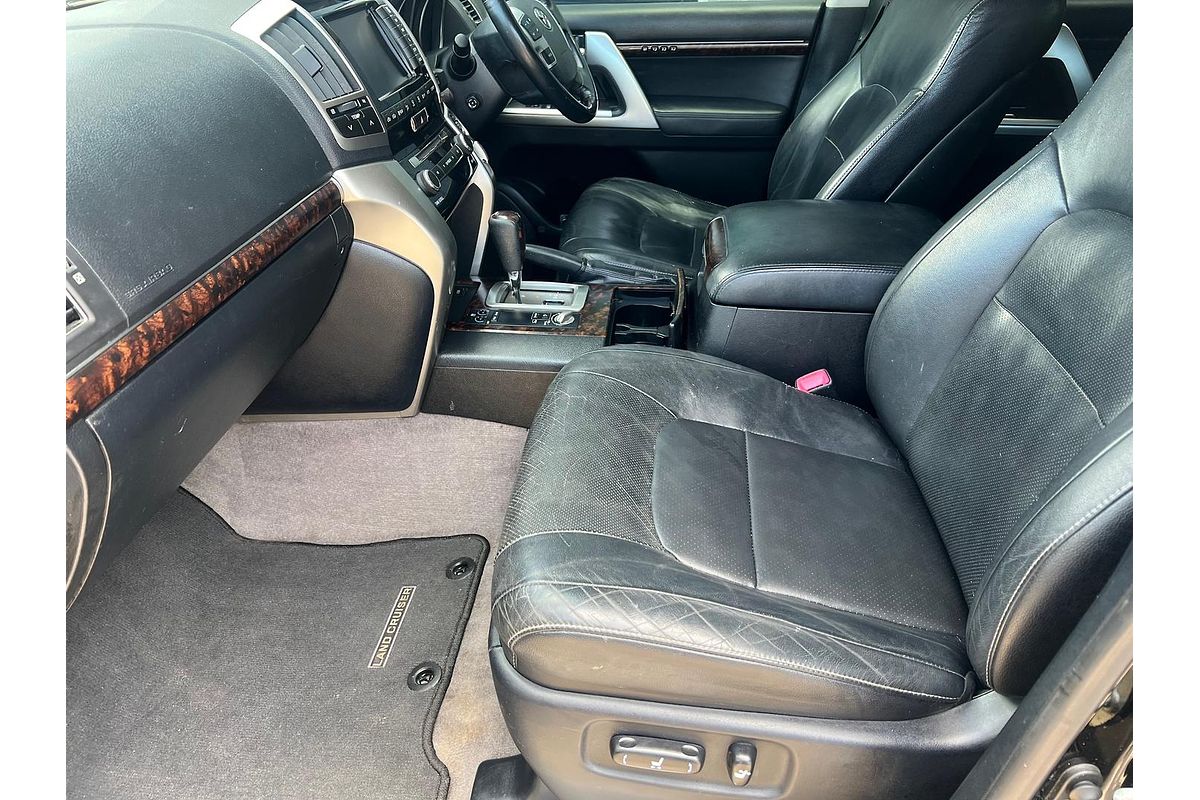 2014 Toyota Landcruiser Sahara VDJ200R