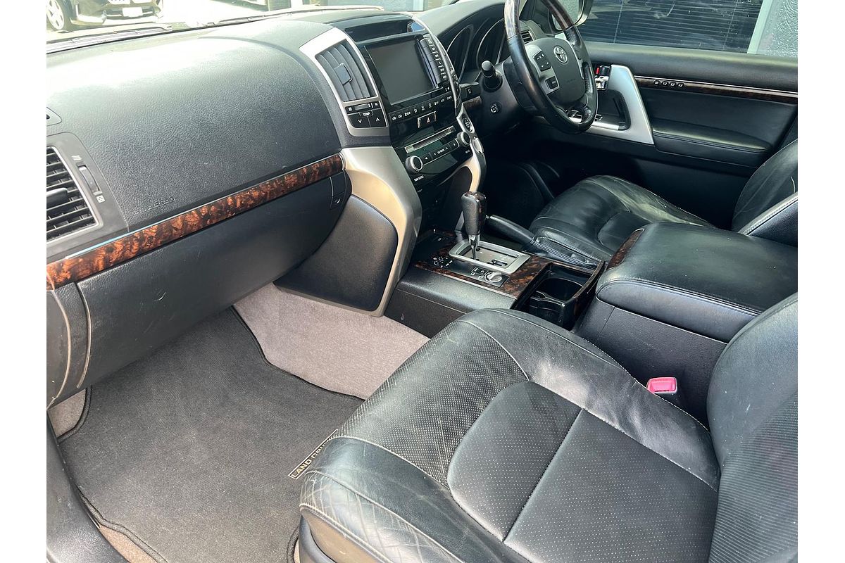 2014 Toyota Landcruiser Sahara VDJ200R