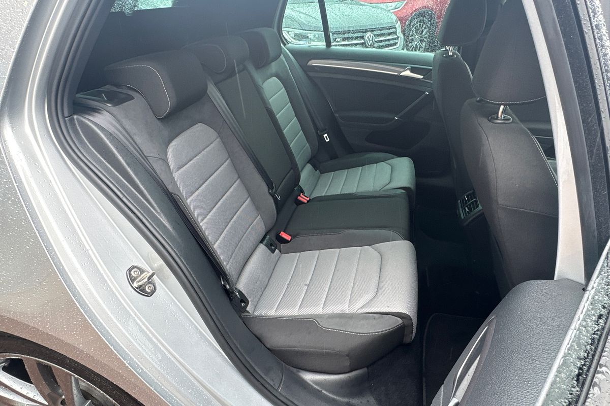 2015 Volkswagen Golf 110TDI Highline 7