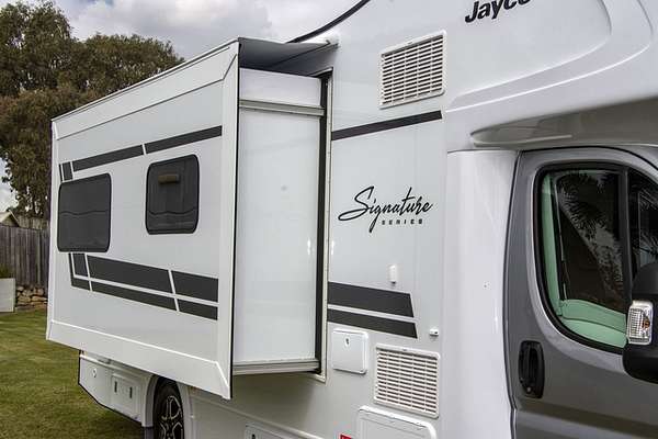 2025 Jayco SIGNATURE MOTORHOME FA.25-3.SG-MY25