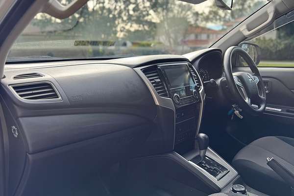 2019 Mitsubishi Triton GLX PLUS (4x4) MR MY19 4X4