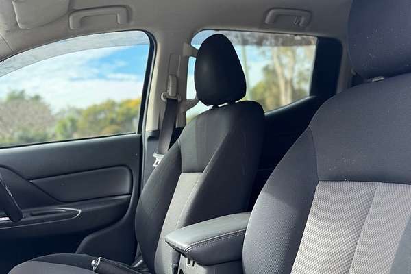 2019 Mitsubishi Triton GLX PLUS (4x4) MR MY19 4X4