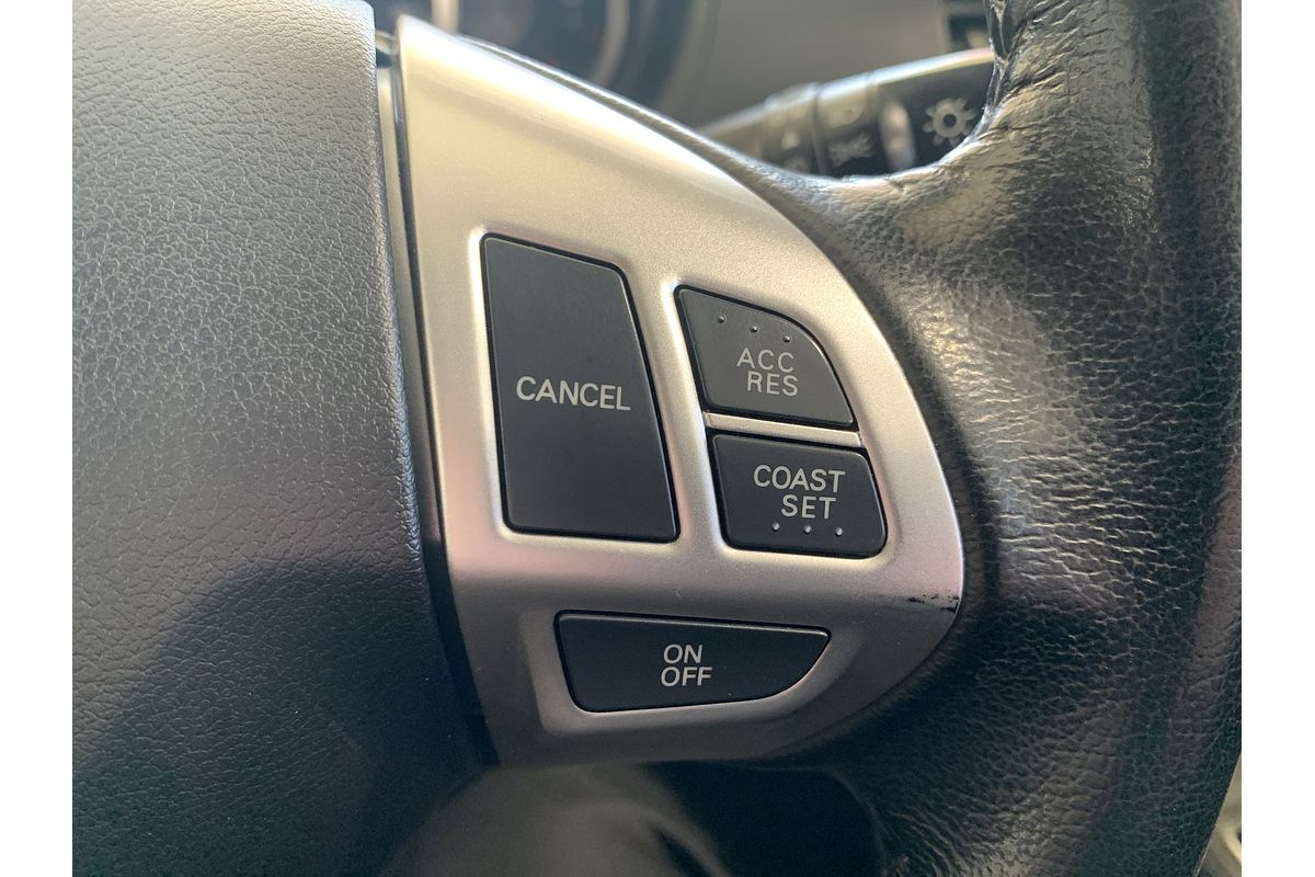 2014 Mitsubishi Triton GLX-R MN 4X4