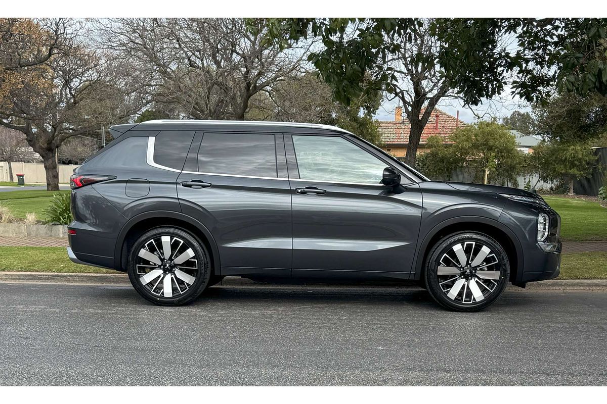 2025 Mitsubishi Outlander Exceed Tourer ZM