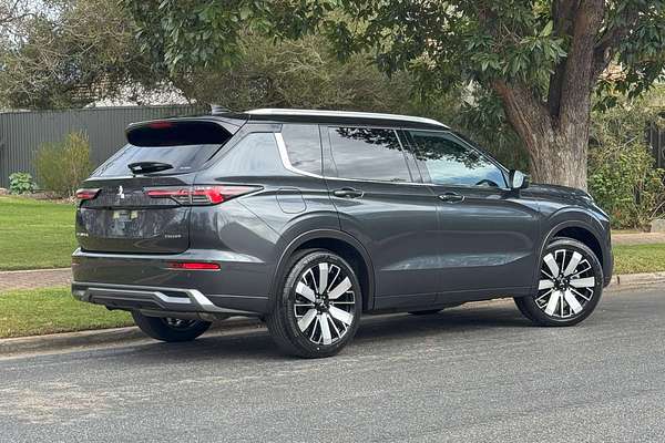 2025 Mitsubishi Outlander Exceed Tourer ZM