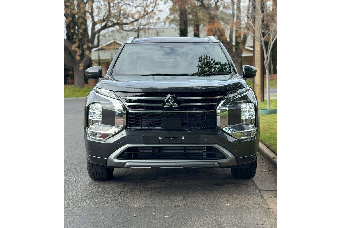 2025 Mitsubishi Outlander Exceed Tourer ZM