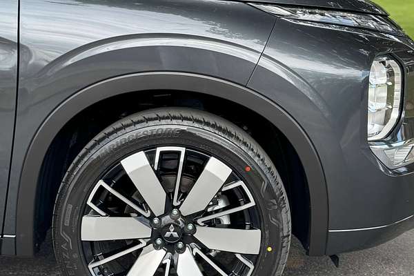 2025 Mitsubishi Outlander Exceed Tourer ZM