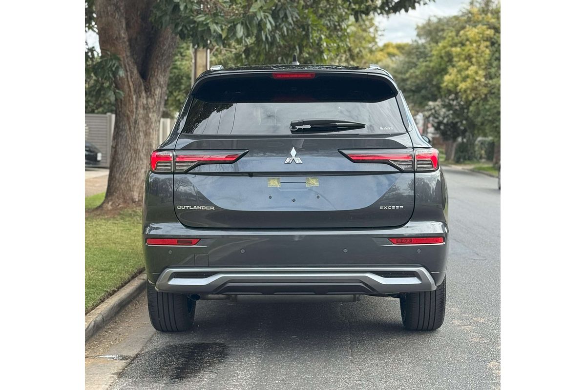 2025 Mitsubishi Outlander Exceed Tourer ZM