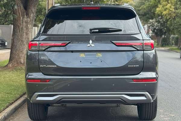 2025 Mitsubishi Outlander Exceed Tourer ZM