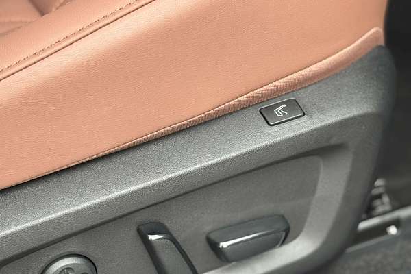 2025 Mitsubishi Outlander Exceed Tourer ZM