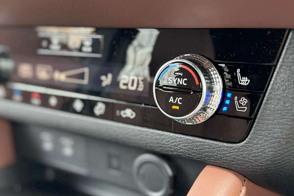 2025 Mitsubishi Outlander Exceed Tourer ZM
