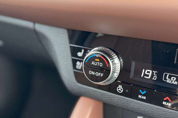 2025 Mitsubishi Outlander Exceed Tourer ZM