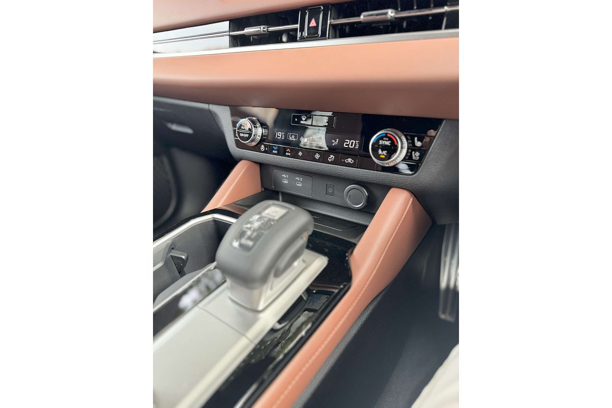 2025 Mitsubishi Outlander Exceed Tourer ZM