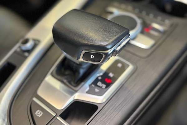 2019 Audi A4 35 TFSI S line B9