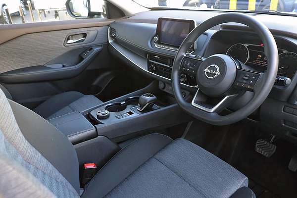 2024 Nissan X-TRAIL ST T33