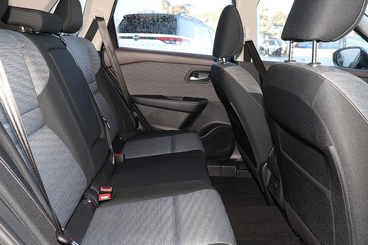 2024 Nissan X-TRAIL ST T33