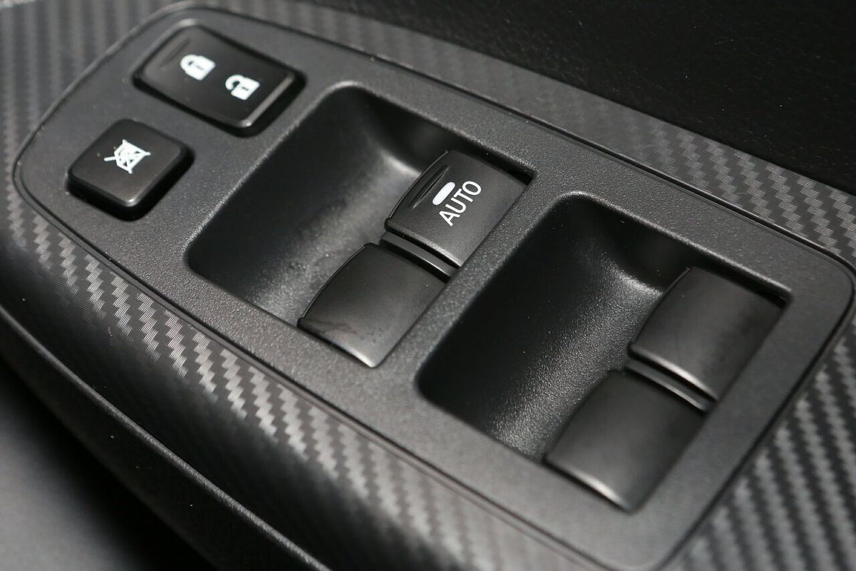 2024 Mitsubishi Eclipse Cross ES YB