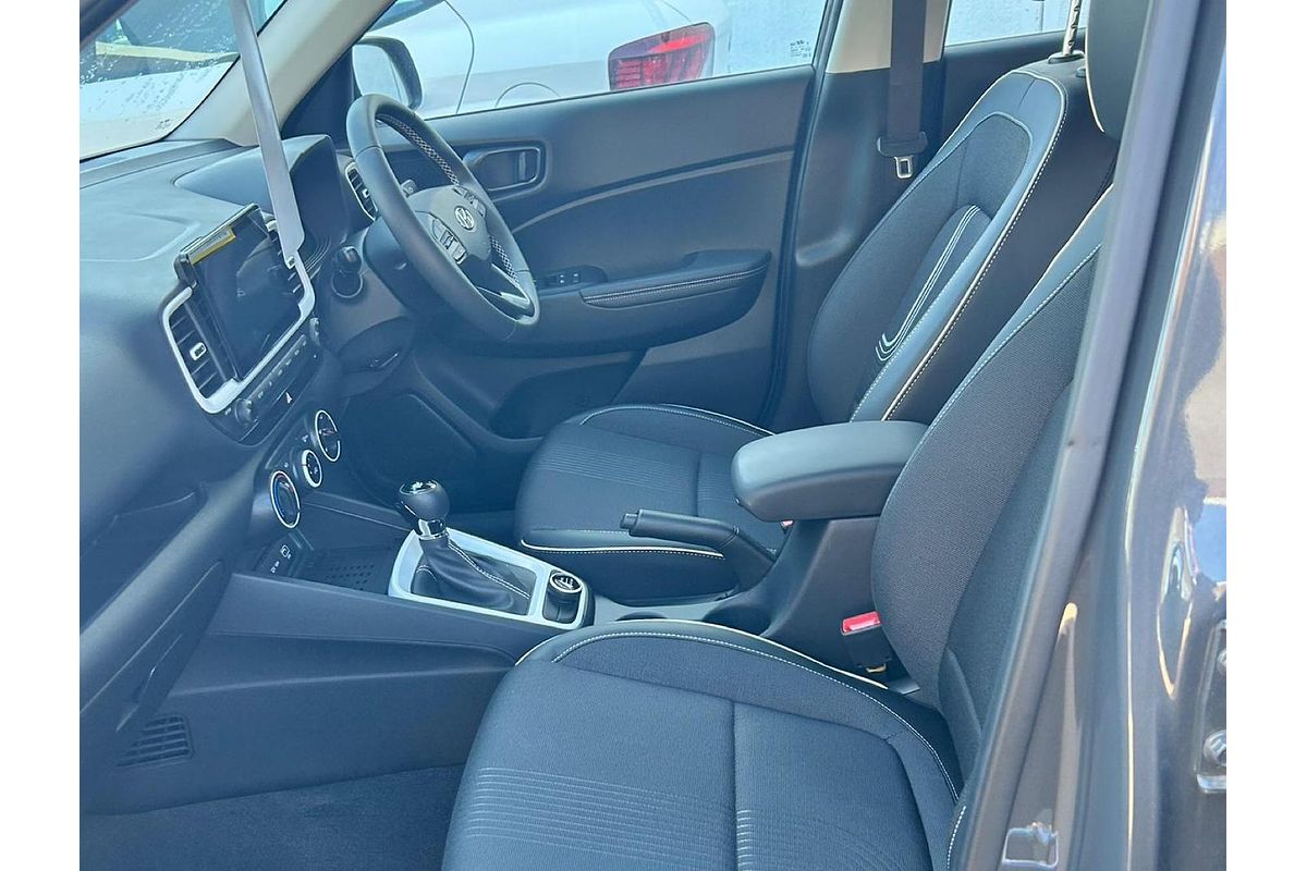 2025 Hyundai Venue Active QX.V5
