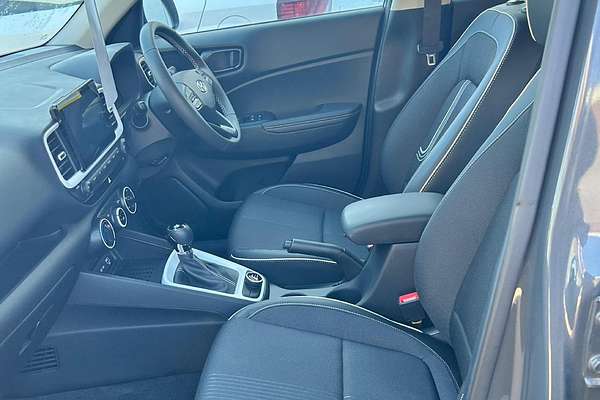2025 Hyundai Venue Active QX.V5