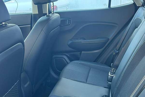 2025 Hyundai Venue Active QX.V5