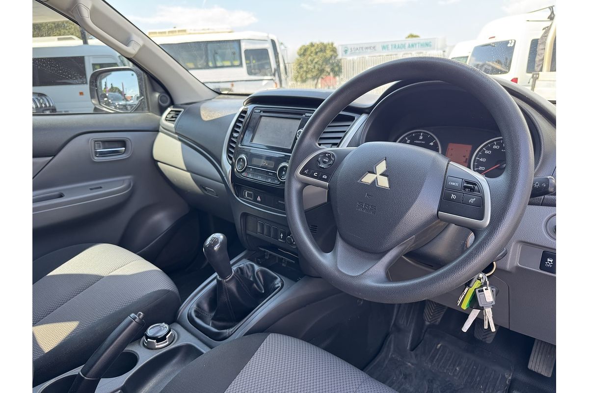 2017 Mitsubishi Triton GLX MQ 4X4