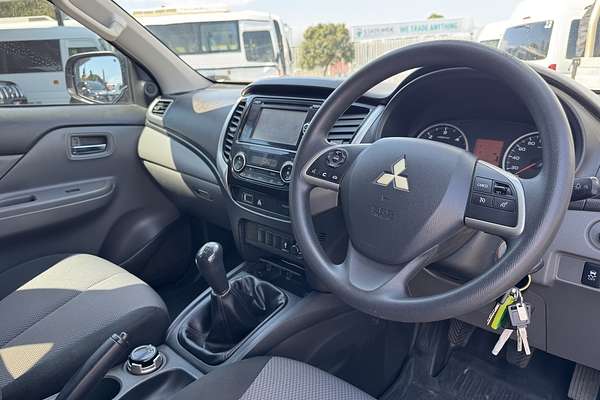 2017 Mitsubishi Triton GLX MQ 4X4