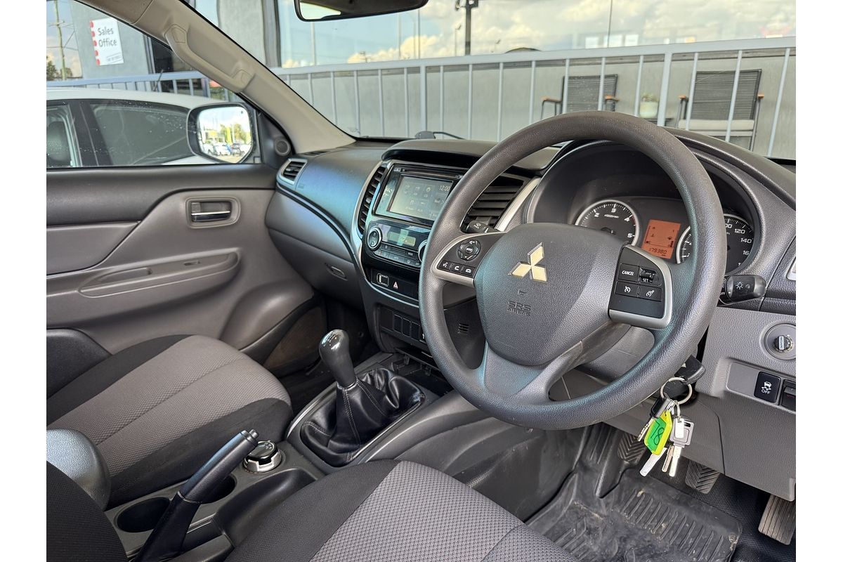 2017 Mitsubishi Triton GLX MQ 4X4