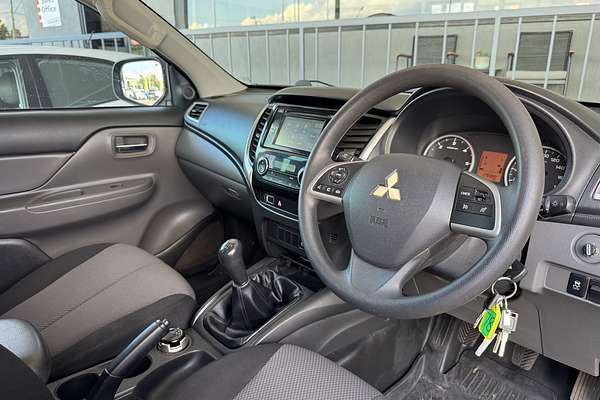 2017 Mitsubishi Triton GLX MQ 4X4