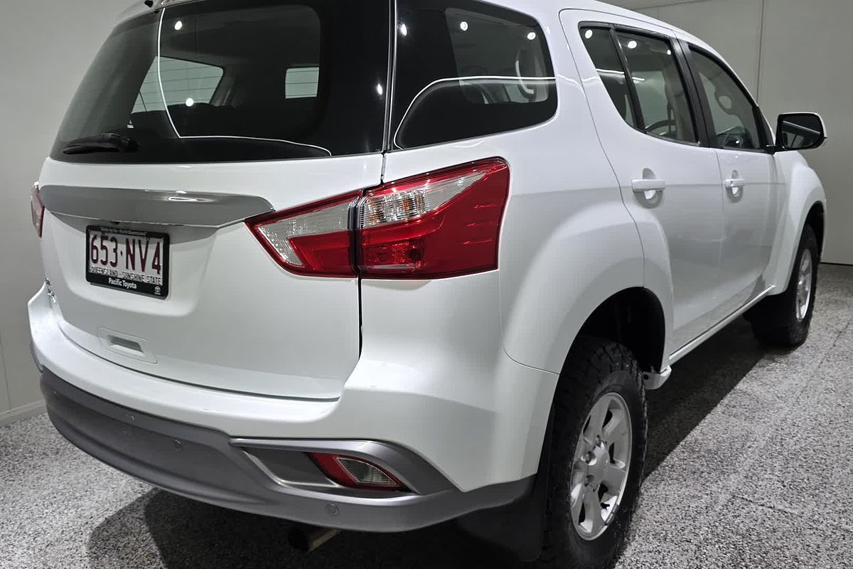2021 Isuzu MU-X LS-M