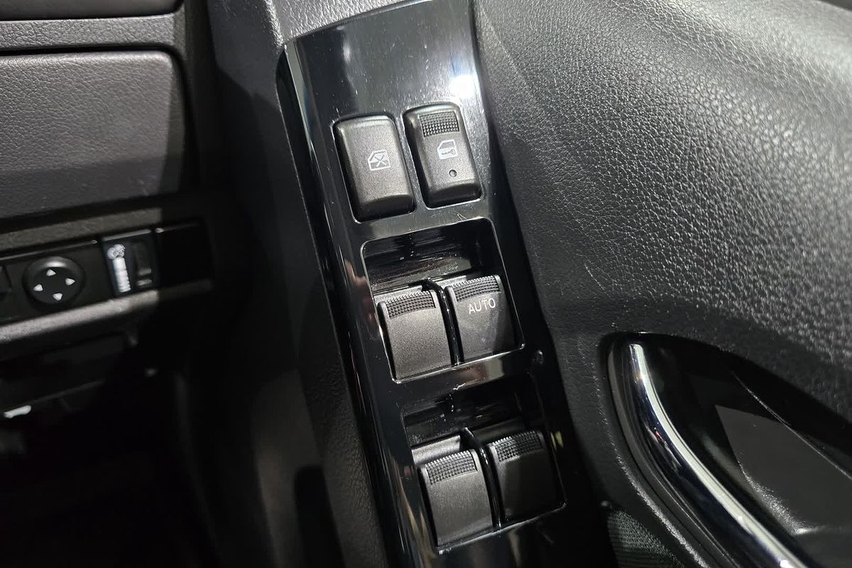 2021 Isuzu MU-X LS-M