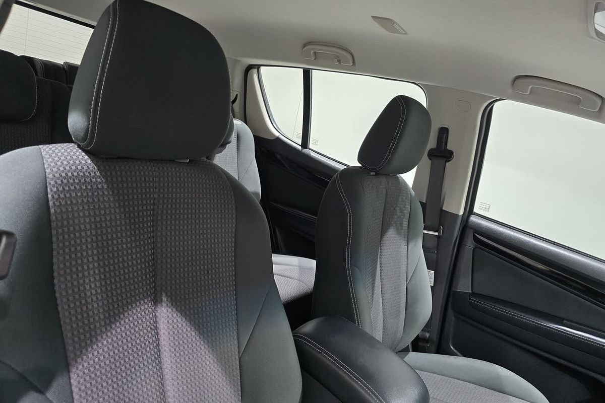 2021 Isuzu MU-X LS-M