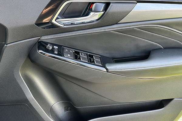 2023 Isuzu MU-X LS-T