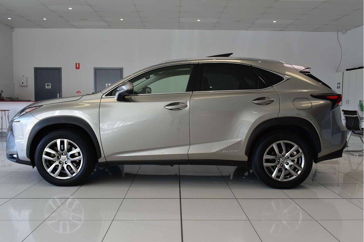 2015 Lexus NX NX300h Luxury AYZ15R