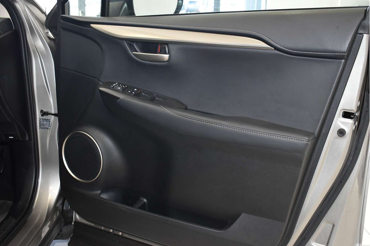 2015 Lexus NX NX300h Luxury AYZ15R