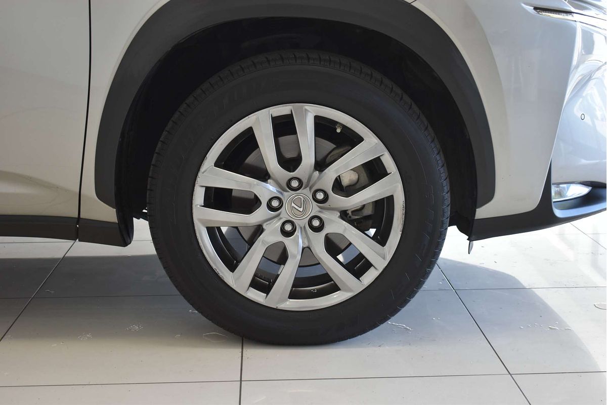 2015 Lexus NX NX300h Luxury AYZ15R