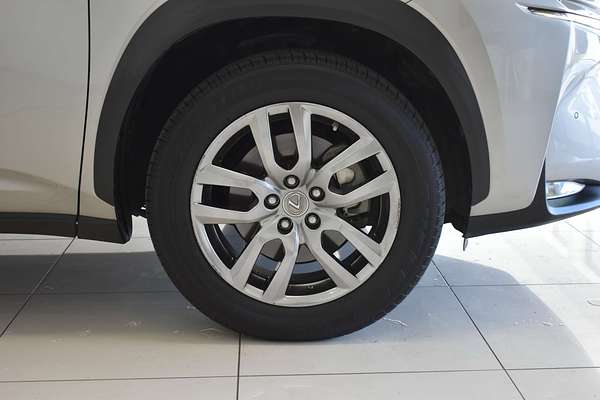 2015 Lexus NX NX300h Luxury AYZ15R