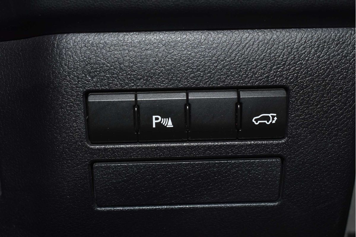 2015 Lexus NX NX300h Luxury AYZ15R